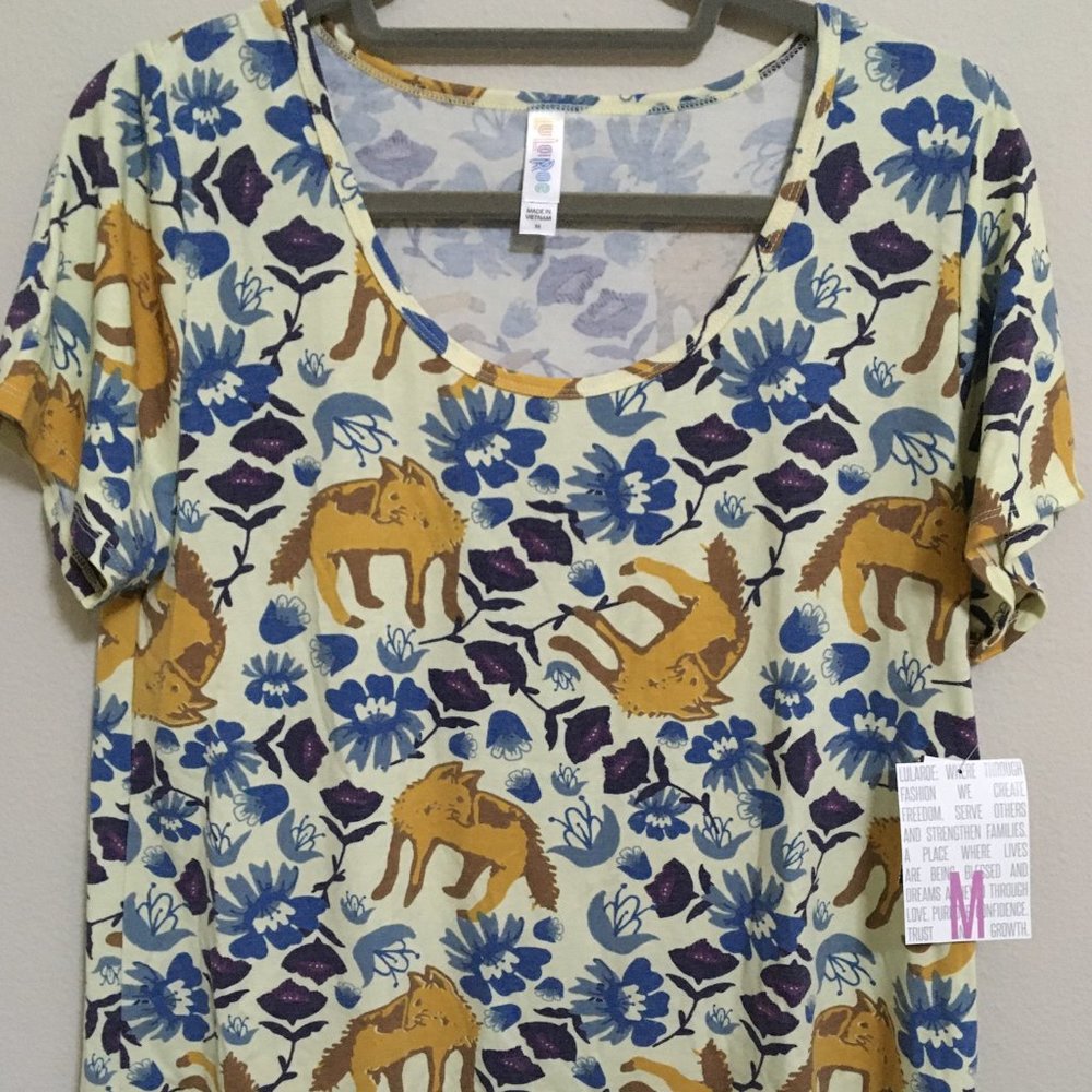 LuLaRoe Classic Tee Fox Forest print - Medium NWT